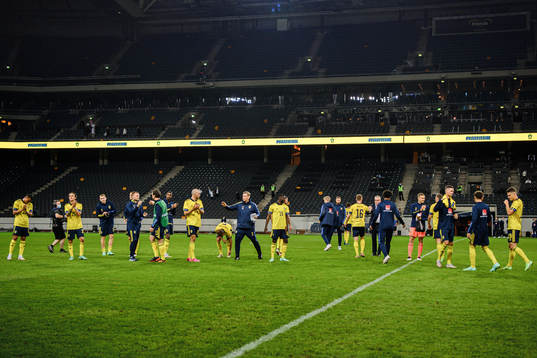 Players of Sweden celebrate