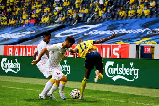 Alexander Isak of Sweden against Taron Voskanyan of Armenia