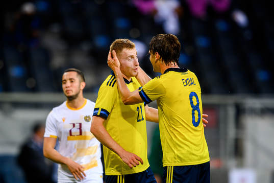 Dejan Kulusevski and Albin Ekdal of Sweden