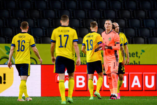 Goalkeeper Robin Olsen of Sweden celebrates