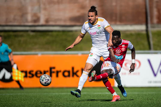 Sandvikens Naeem Mohammed gör 1-0