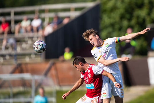 Sandvikens Ahmed Bonnah och Dalkurds Christoffer Styffe