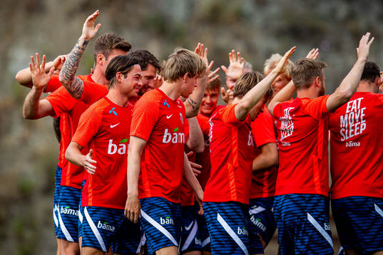 Patrick Berg and the players of the Norwegian national