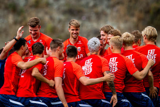 Kristoffer Ajer and the players of the Norwegian national