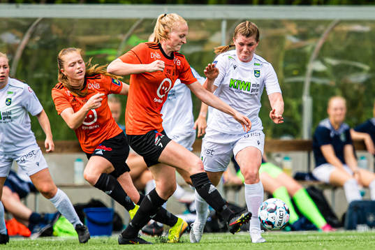 Nina Vestbøstad of Åsane and Anna Vagstad Brunstad of