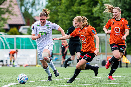 Christiane Sofie Janschof Øvrevoll Hosle and Karen Kraft