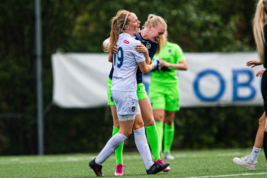 Matchwinner Andrea Anderdal of Øvrevoll Hosle celebrates