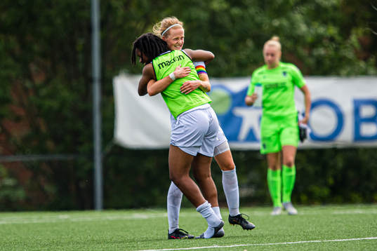 Matchwinner Andrea Anderdal of Øvrevoll Hosle celebrates