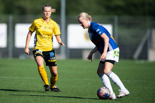uElfsborgs Sara Isaksson nder en träningsmatch i fotboll