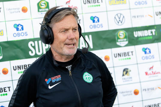 Västerås tränare Thomas Askebrand före fotbollsmatchen