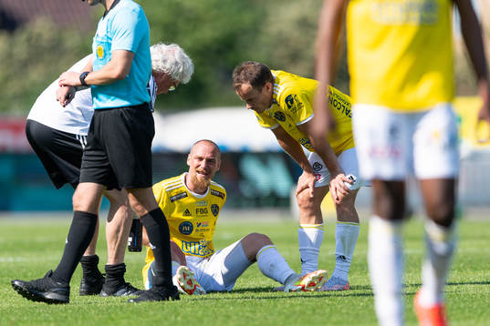 Falkenbergs Christoffer Carlsson har ont