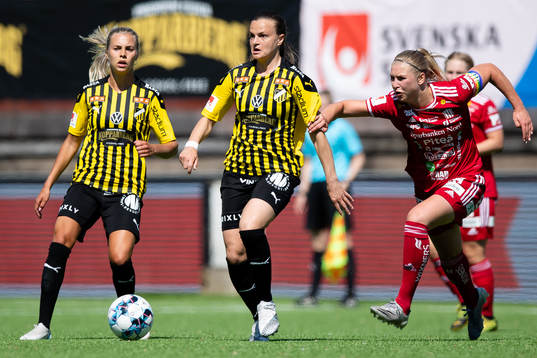 Häckens Milica Mijatovic och Piteås Ellen Löfqvist
