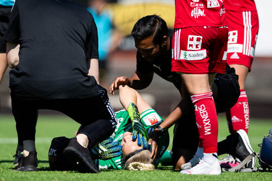 Piteås målvakt Nichole Persson får vård