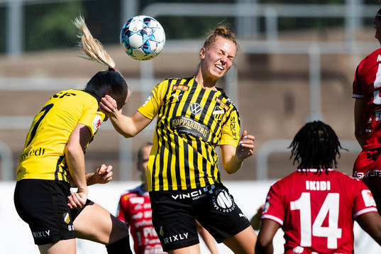 Häckens Stina Blackstenius och Dilja Yr Zomers