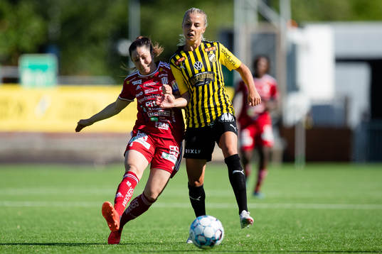 Piteås Josefin Johansson och Häckens Lotta Ökvist