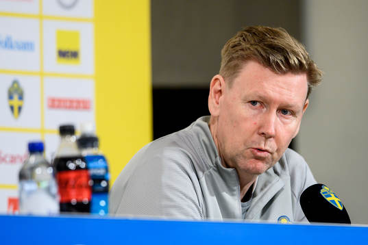 assistant coach Peter Wettergren