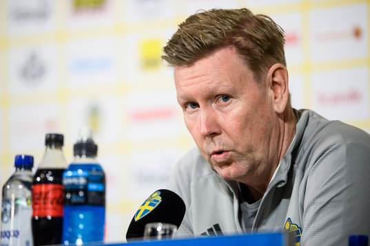 assistant coach Peter Wettergren