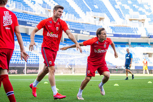 Alexander Sørloth and Jonas Svensson of Norway