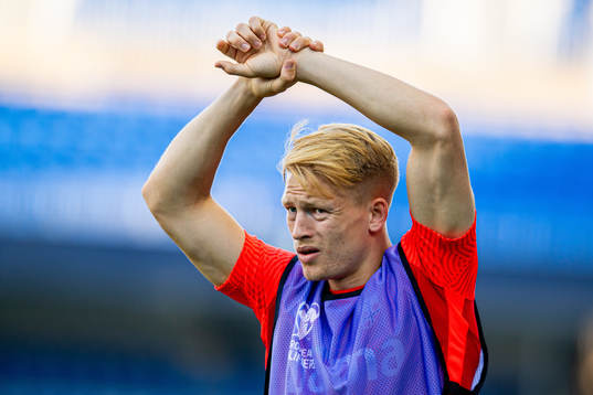 Andreas Hanche-Olsen of Norway warms up