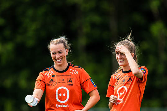 Katarina Dybvik Sunde and Synne Eide Bjørnebøle of Åsane