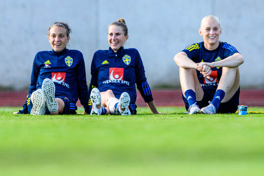 Julia Zigiotti Olme, Emma Berglund and Stina Blackstenius