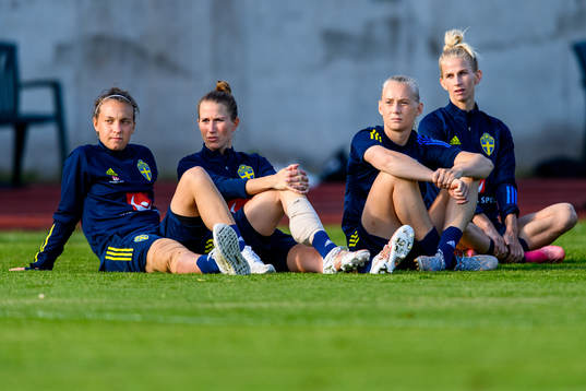 Julia Zigiotti Olme, Emma Berglund, Stina Blackstenius and