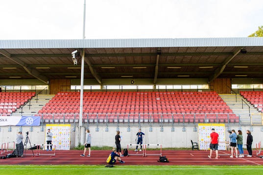 Peter Gerhardsson, Head coach and goalkeeper Hedvig Lindahl