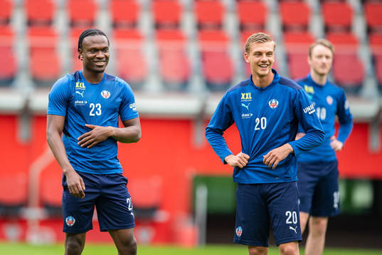 Helsingborgs Noel Mbo och Dennis Olsson