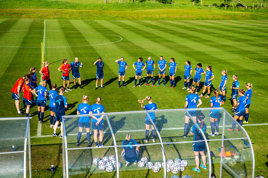 Bläddra bland fler bilder av Football, Norway, Practice