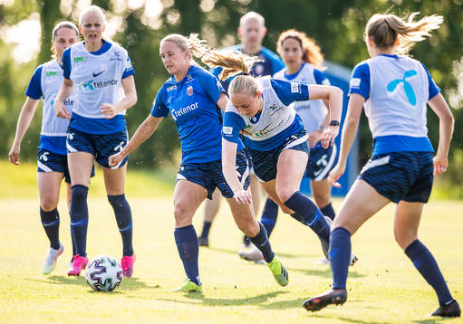 Lisa Fjeldstad Naalsund and Emilie Bragstad of the