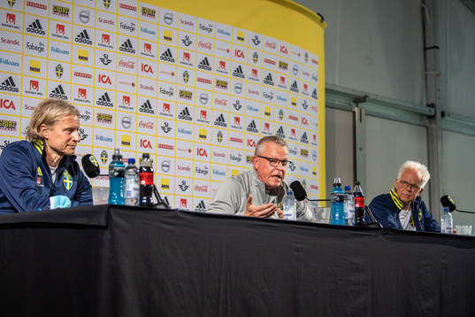 Team manager Stefan Pettersson, Janne Andersson, head coach