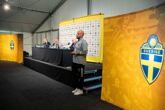 Team manager Stefan Pettersson, Janne Andersson, head