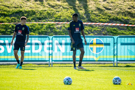 Jordan Larsson and Alexander Isak of the Swedish national