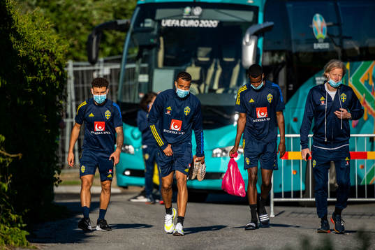 Jordan Larsson, Robin Quaison, Alexander Isak and team