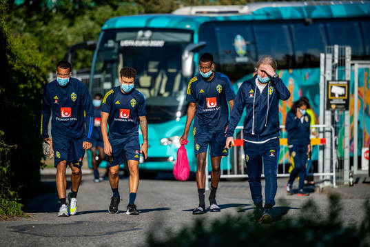 Robin Quaison, Jordan Larsson, Alexander Isak and team