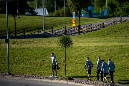Assistant coach Peter Wettergren and Janne Andersson, head