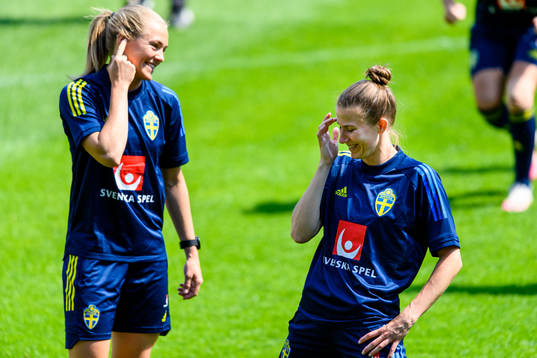 Magdalena Eriksson and Emma Berglund of the Swedish women's