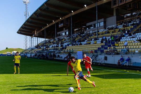 Anthony Elanga of Sweden