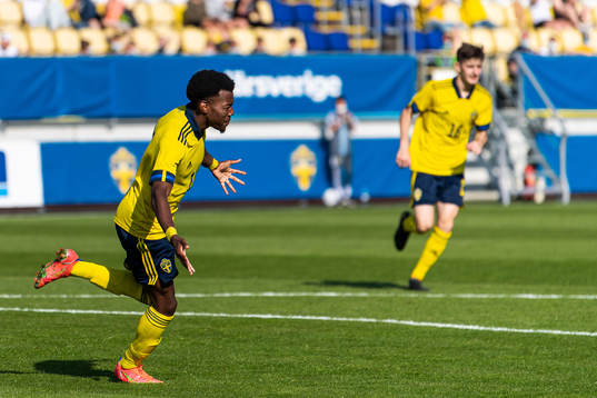 Anthony Elanga of Sweden celebrates