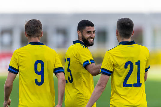 Benjamin Nygren, Aiham Ousou and Tim Prica celebrates
