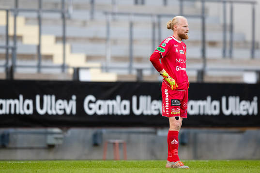 GAIS målvakt Mathias Karlsson deppar