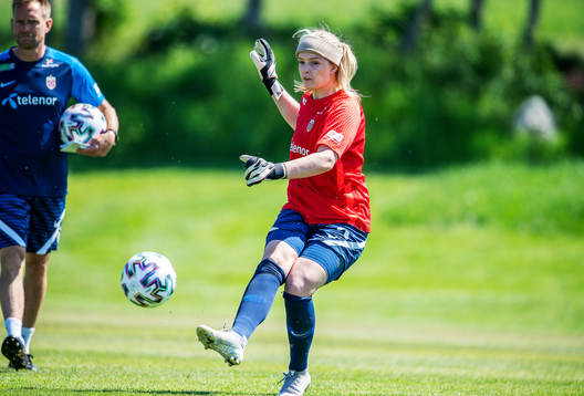 Goalkeeper Guro Pettersen of the Norwegian women’s