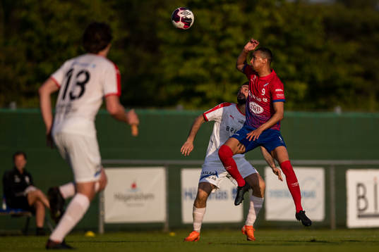 Bläddra bland fler bilder av Fotboll, Div 2, herr, Höganäs - Assyriska BK