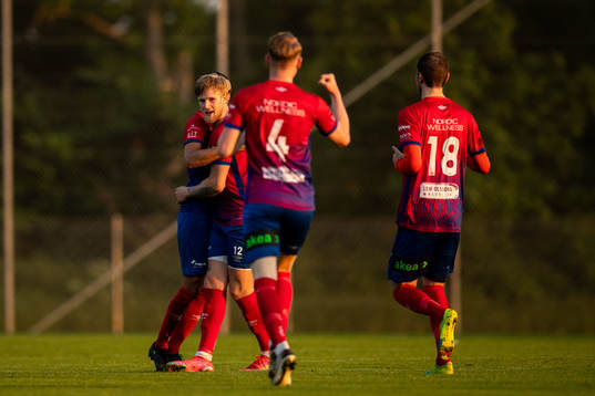 Höganäs Oliver Henneberg Bech jublar