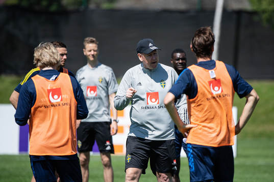 assistant coach Peter Wettergren of the Swedish national