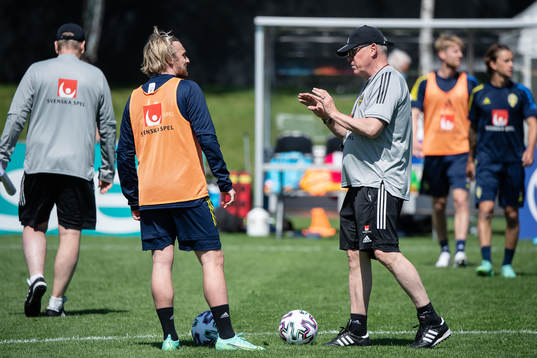 Emil Forsberg and Janne Andersson, head coach of the