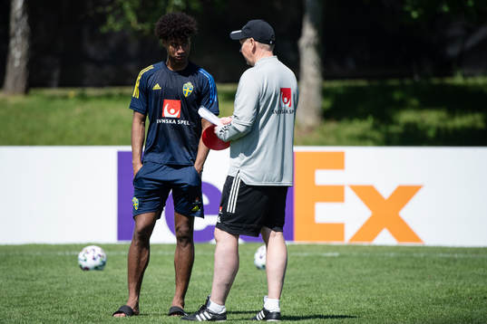 Jens Cajuste and assistant coach Peter Wettergren of the