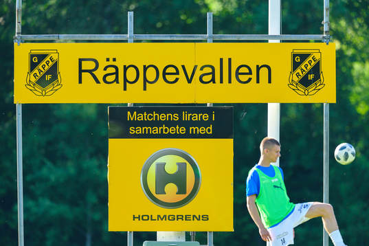 Skylt för Räppevallen före fotbollsmatchen i division 2