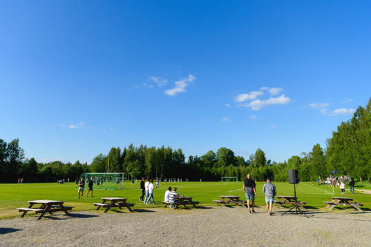 Räppevallen före fotbollsmatchen i division 2 södra