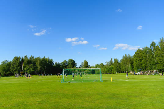 Räppevallen före fotbollsmatchen i division 2 södra
